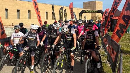 Alrededor de 150 bikers recorren el territorio Sijena